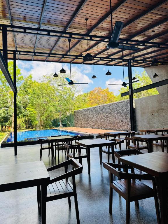 Dining atmosphere